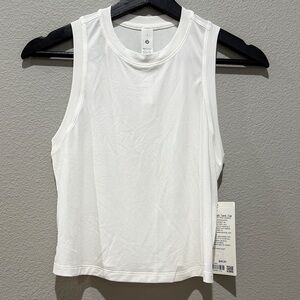 New Woman’s Lululemon Athletica White Loose Fit Ultralight Tank Top Yoga Size 2